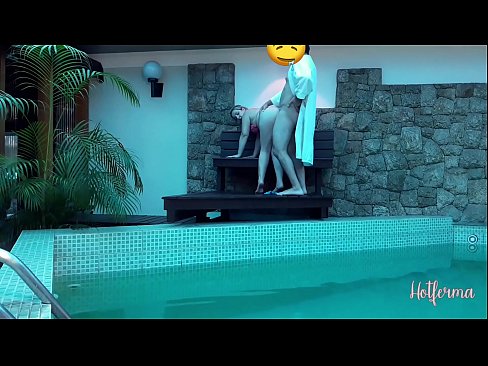 ❤️ Boss invita a cameriera à a piscina, ma ùn pudia resiste à un caldu ❤❌ Video sessu à porn co.xxxbunker.ru ❌❤