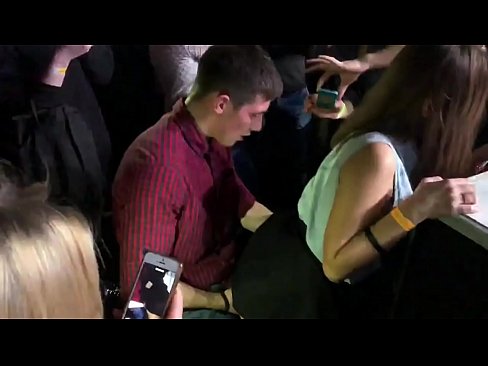 ❤️ Sessu reale in una discoteca russa. Una ragazza russa di 18 anni in l'anu è a vagina scopata in una discoteca ❤❌ Video sessu à porn co.xxxbunker.ru ❌❤